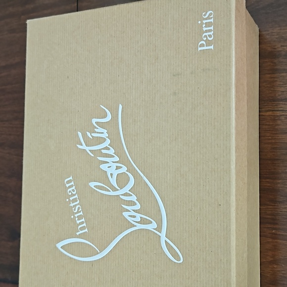 Christian Louboutin Pigalle Follies Pointed Toe Pump (Sole Protected) - MINT CON - Picture 10 of 11